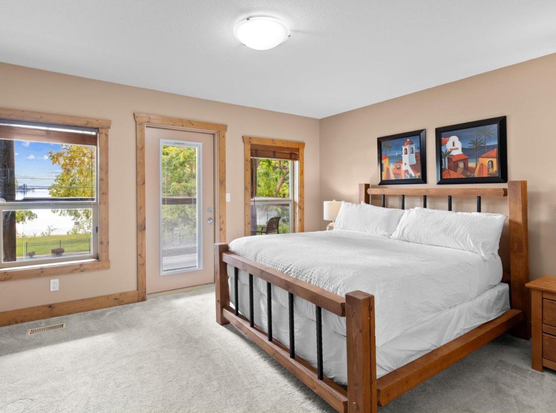 #104 – 5401 Lakeshore Drive